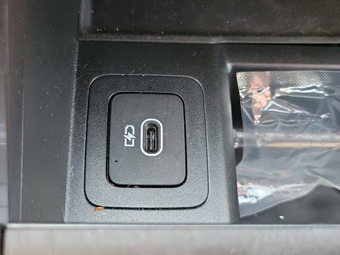 Used 2024 Land Rover Range Rover Evoque Dynamic SE image 23