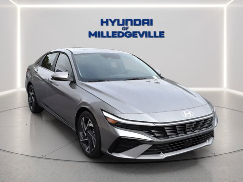 New 2026 Hyundai Elantra Limited FWD image 6
