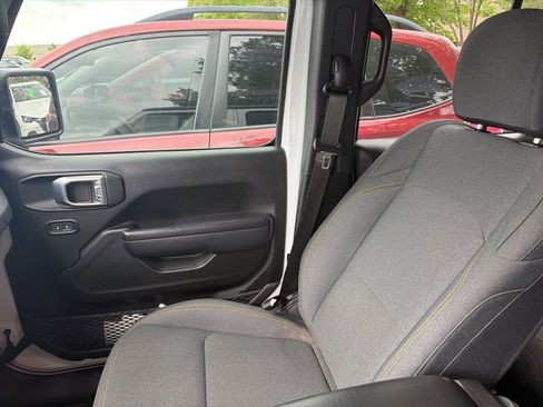 Used 2024 Jeep Wrangler Sport S image 16