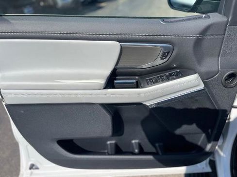 Certified 2025 Ford Expedition Max Platinum AWD/4WD image 15