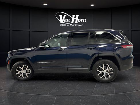 Used 2024 Jeep Grand Cherokee Limited AWD/4WD image 4