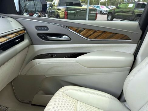 Used 2024 Cadillac Escalade Sport Platinum RWD image 25