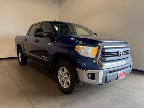 Used 2015 Toyota Tundra SR5 w/ SR5 Upgrade Package AWD/4WD image 1