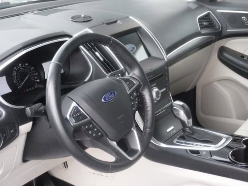 Used 2017 Ford Edge Titanium w/ Technology Package image 14