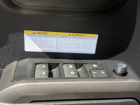 Used 2020 Toyota Tacoma TRD Off-Road w/ Technology Package AWD/4WD image 66