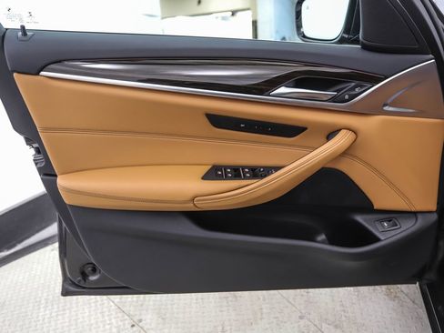 Used 2019 BMW 530i xDrive w/ Convenience Package image 8