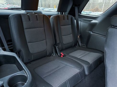 Used 2019 Ford Explorer XLT image 17