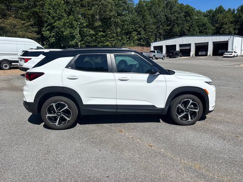 Used 2022 Chevrolet TrailBlazer RS w/ Convenience Package FWD image 4