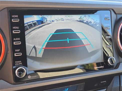 Used 2022 Toyota Tacoma TRD Off-Road w/ Technology Package image 30