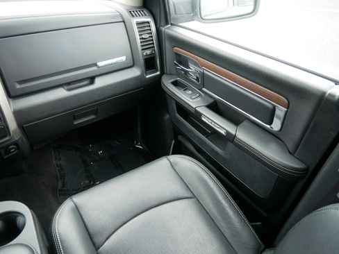 Used 2017 RAM 1500 Laramie image 11