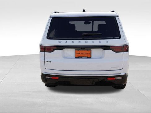 Used 2024 Jeep Wagoneer Series II w/ Flexible Seating Group image 6