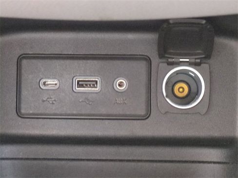 Used 2019 Chevrolet Equinox LS w/ LPO, Cargo Package image 25