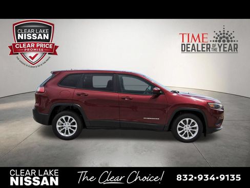 Used 2020 Jeep Cherokee Latitude w/ Mopar Interior Package FWD image 8