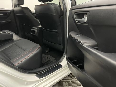 Used 2016 Toyota Camry SE FWD image 30