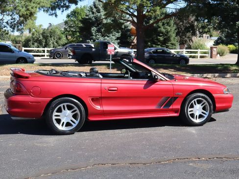 Used 1997 Ford Mustang GT RWD image 17