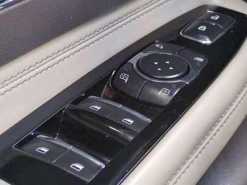 Used 2021 Lincoln Corsair AWD w/ Equipment Group 101A image 23