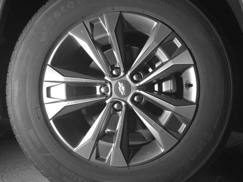 Used 2025 Chevrolet Equinox LT FWD image 13