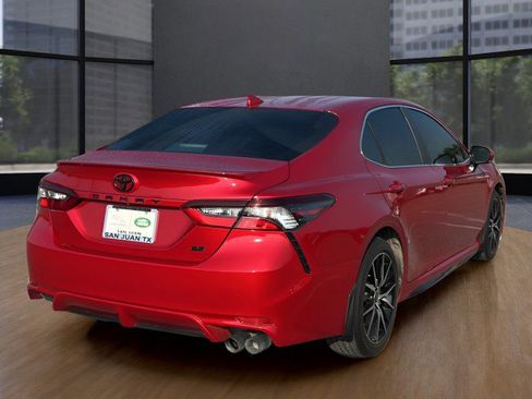 Used 2023 Toyota Camry SE image 16