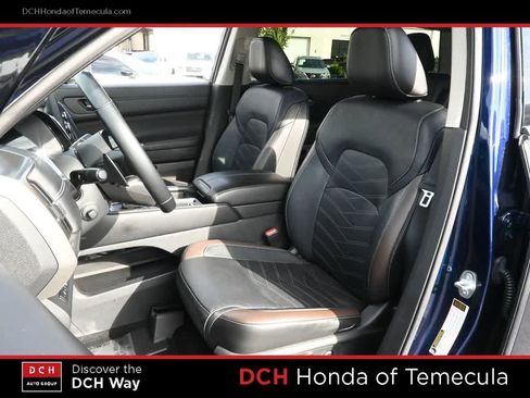 Used 2022 Nissan Pathfinder Platinum w/ Cargo Package FWD image 18