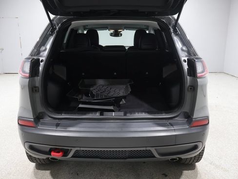 Used 2022 Jeep Cherokee Trailhawk AWD/4WD image 20