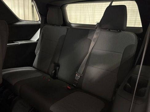 Used 2023 Chevrolet Traverse LT FWD image 28