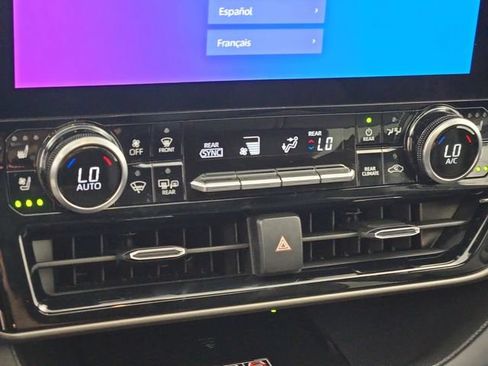 Certified 2025 Toyota Highlander Limited AWD/4WD image 22