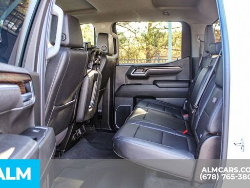 Used 2025 GMC Sierra 1500 SLT image 16