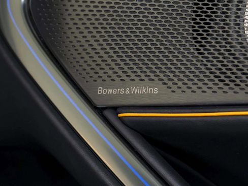 Used 2023 McLaren Artura RWD image 16