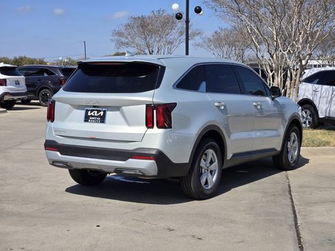 New 2026 Kia Sorento LX FWD image 4
