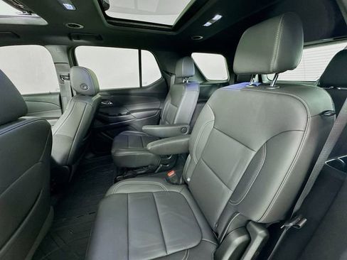 Used 2023 Chevrolet Traverse LT w/ LT Premium Package image 24