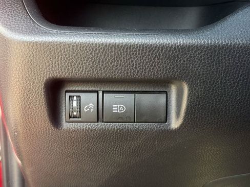 Used 2025 Toyota RAV4 XLE FWD image 24
