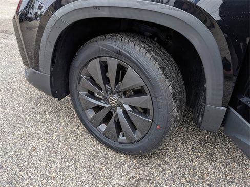 Certified 2022 Volkswagen Taos S image 35