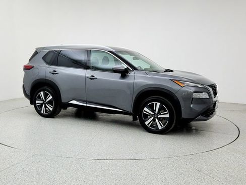 Used 2022 Nissan Rogue SL w/ SL Premium Package image 3