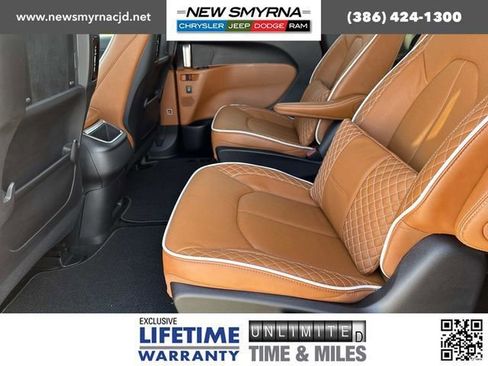 New 2026 Chrysler Pacifica Pinnacle image 9