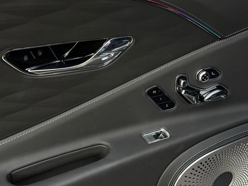 Used 2023 Bentley Flying Spur W12 image 37