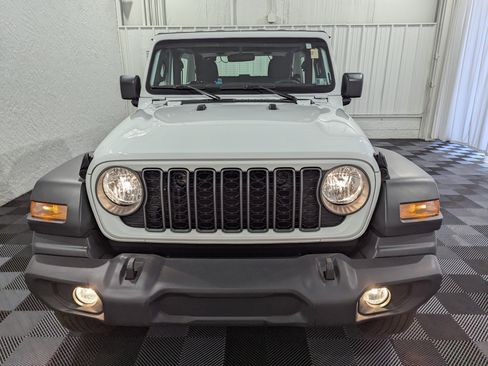 Used 2025 Jeep Wrangler Sport AWD/4WD image 4