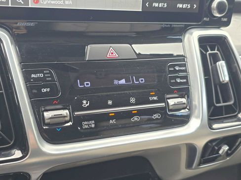 Used 2022 Kia Sorento SX Prestige w/ Panoramic Sunroof Package AWD/4WD image 28