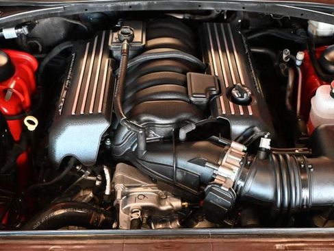 Used 2015 Dodge Challenger R/T Scat Pack w/ Leather Interior Group RWD image 22