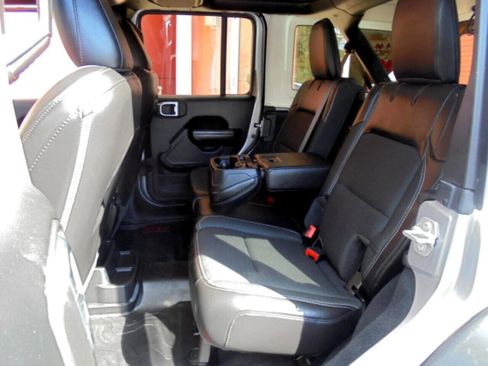 Used 2020 Jeep Wrangler Unlimited Sport image 12