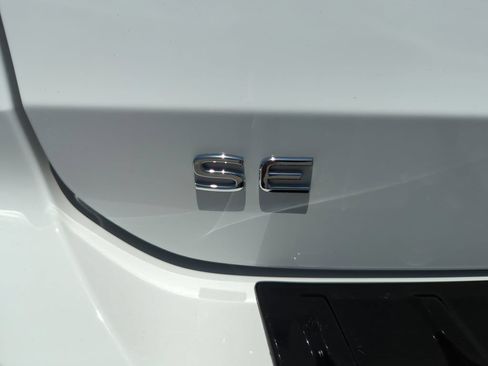 New 2026 Volkswagen Taos SE FWD image 45