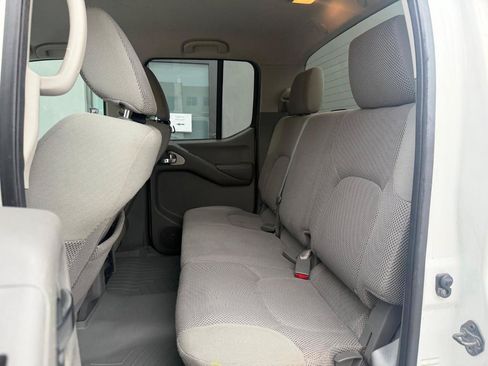 Used 2011 Nissan Frontier SV RWD image 20