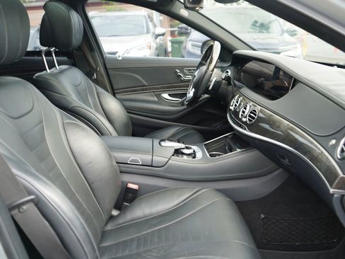 Used 2018 Mercedes-Benz S 560 Sedan image 20