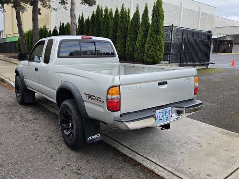 Used 2004 Toyota Tacoma 4x4 Xtracab V6 image 7