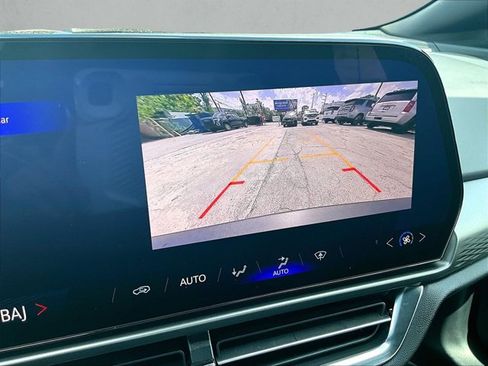 Used 2025 Chevrolet Equinox EV LT FWD image 23