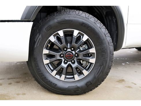 Used 2023 Nissan Titan PRO-4X image 30