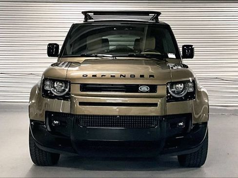 Certified 2025 Land Rover Defender 130 X-Dynamic SE AWD/4WD image 2