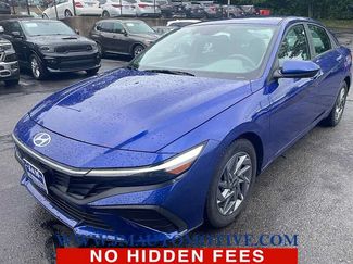 Used 2024 Hyundai Elantra SEL FWD video 1