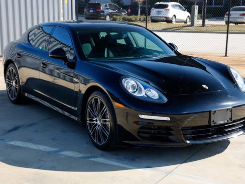 Used 2016 Porsche Panamera S image 20
