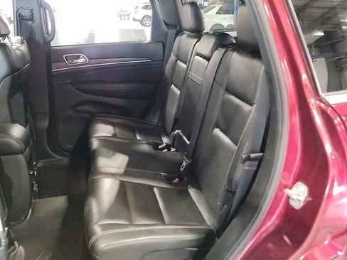 Used 2017 Jeep Grand Cherokee Limited w/ Trailer Tow Group IV AWD/4WD image 18