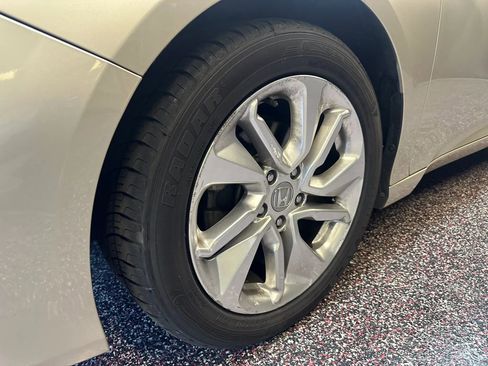 Used 2018 Honda Accord LX image 31
